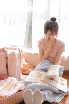 楼上的小女孩